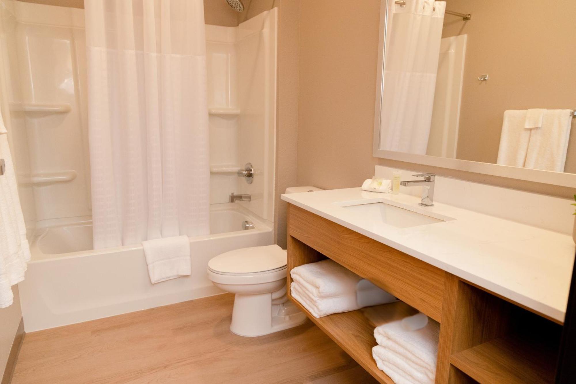 Livaway Suites Tri-Cities-ريتشلاند المظهر الخارجي الصورة